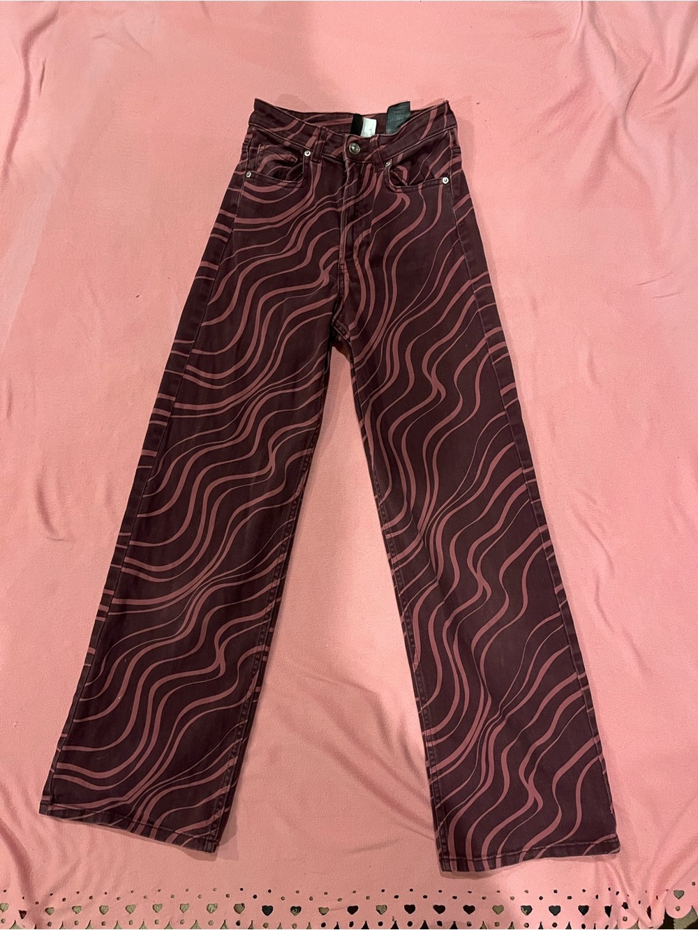 H&M Divided Burgundy and Pink Wavy Print Jeans